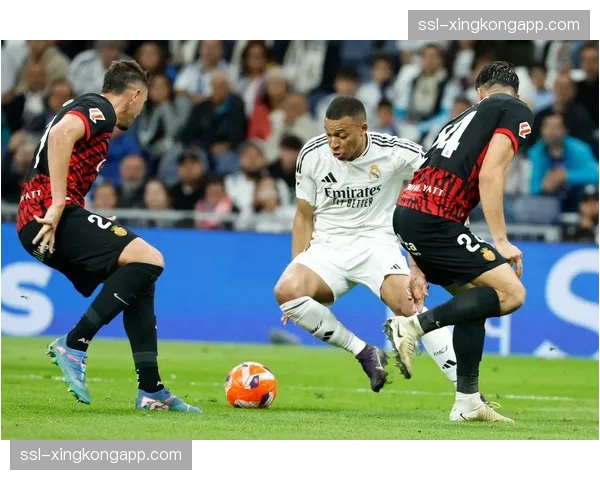 皇马公布客战比利亚雷亚尔大名单,贝林厄姆伤愈回归 皇马公布客战比利亚雷亚尔大名单,贝林厄姆伤愈回归